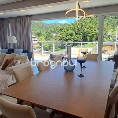 Cobertura com 162m², 3 quartos (sendo 1 suíte), 2 garagens, no bairro Canasvieiras em Florianópolis