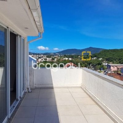 Cobertura com 162m², 3 quartos (sendo 1 suíte), 2 garagens, no bairro Canasvieiras em Florianópolis