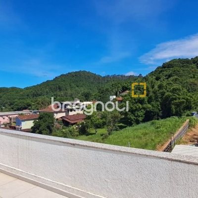 Cobertura com 162m², 3 quartos (sendo 1 suíte), 2 garagens, no bairro Canasvieiras em Florianópolis