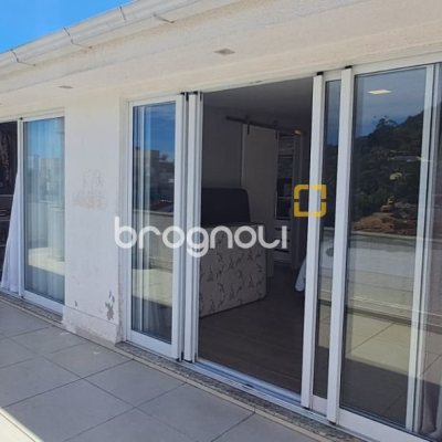 Cobertura com 162m², 3 quartos (sendo 1 suíte), 2 garagens, no bairro Canasvieiras em Florianópolis