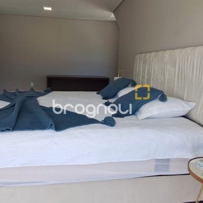 Cobertura com 162m², 3 quartos (sendo 1 suíte), 2 garagens, no bairro Canasvieiras em Florianópolis