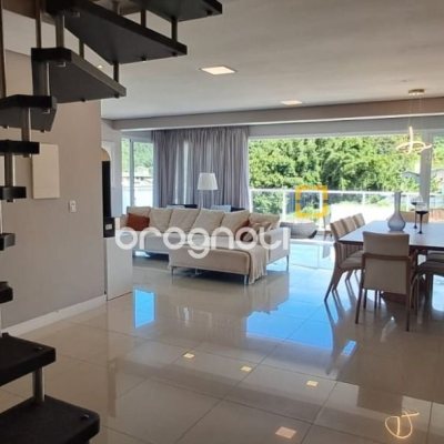Cobertura com 162m², 3 quartos (sendo 1 suíte), 2 garagens, no bairro Canasvieiras em Florianópolis