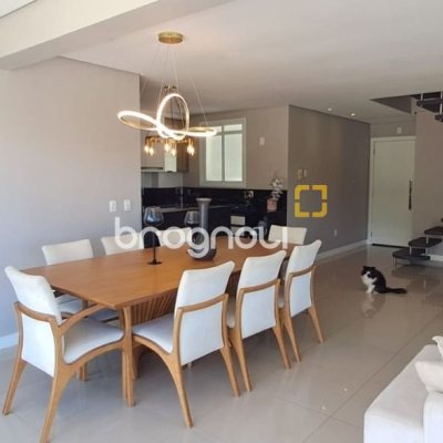 Cobertura com 162m², 3 quartos (sendo 1 suíte), 2 garagens, no bairro Canasvieiras em Florianópolis