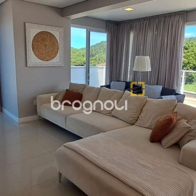 Cobertura com 162m², 3 quartos (sendo 1 suíte), 2 garagens, no bairro Canasvieiras em Florianópolis