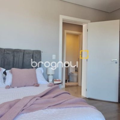 Cobertura com 162m², 3 quartos (sendo 1 suíte), 2 garagens, no bairro Canasvieiras em Florianópolis