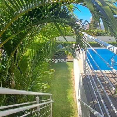 Cobertura com 162m², 3 quartos (sendo 1 suíte), 2 garagens, no bairro Canasvieiras em Florianópolis