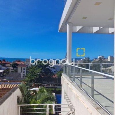 Cobertura com 162m², 3 quartos (sendo 1 suíte), 2 garagens, no bairro Canasvieiras em Florianópolis