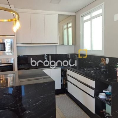 Cobertura com 162m², 3 quartos (sendo 1 suíte), 2 garagens, no bairro Canasvieiras em Florianópolis