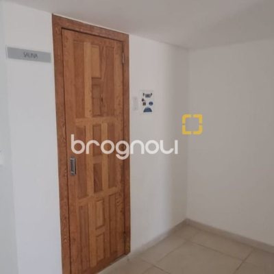Cobertura com 162m², 3 quartos (sendo 1 suíte), 2 garagens, no bairro Canasvieiras em Florianópolis
