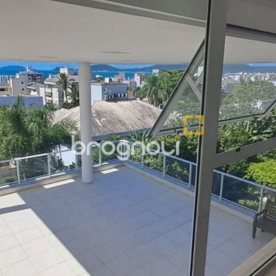 Cobertura com 162m², 3 quartos (sendo 1 suíte), 2 garagens, no bairro Canasvieiras em Florianópolis