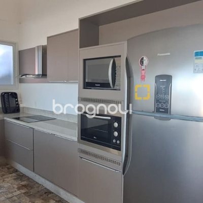 Cobertura com 162m², 3 quartos (sendo 1 suíte), 2 garagens, no bairro Canasvieiras em Florianópolis