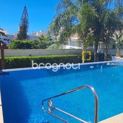 Cobertura com 162m², 3 quartos (sendo 1 suíte), 2 garagens, no bairro Canasvieiras em Florianópolis