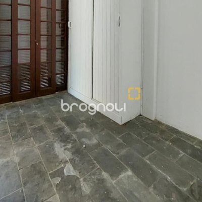 Casa com 210m², 4 quartos (sendo 2 suítes), 3 garagens, no bairro Morro das Pedras em Florianópolis