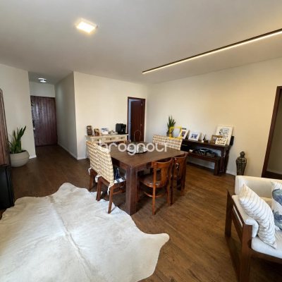 Apartamento com 147m², 3 quartos (sendo 1 suíte), 1 garagem, no bairro Coqueiros em Florianópolis