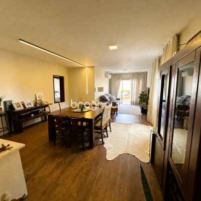 Apartamento com 147m², 3 quartos (sendo 1 suíte), 1 garagem, no bairro Coqueiros em Florianópolis