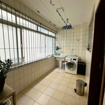Apartamento com 147m², 3 quartos (sendo 1 suíte), 1 garagem, no bairro Coqueiros em Florianópolis
