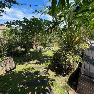 Casa com 228m², 3 quartos (sendo 1 suíte), 2 garagens, no bairro Sambaqui em Florianópolis