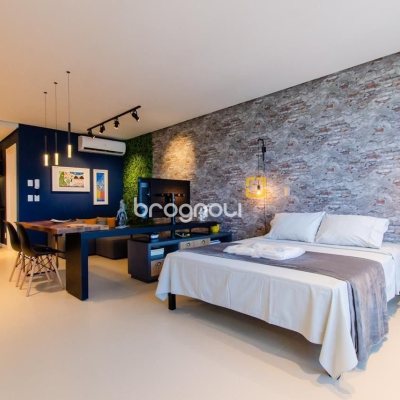 Apartamento com 46m², 1 quarto, 1 garagem, no bairro Centro em Florianópolis