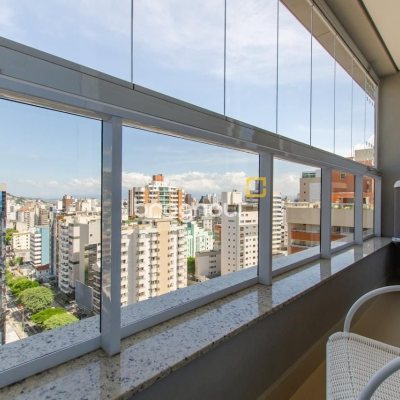 Apartamento com 46m², 1 quarto, 1 garagem, no bairro Centro em Florianópolis