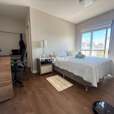 Cobertura com 152m², 3 quartos (sendo 2 suítes), 3 garagens, no bairro Estreito em Florianópolis