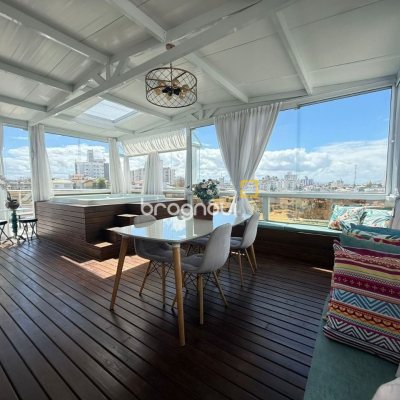 Cobertura com 152m², 3 quartos (sendo 2 suítes), 3 garagens, no bairro Estreito em Florianópolis