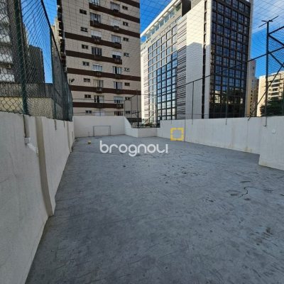 Apartamento com 104m², 3 quartos (sendo 3 suítes), 1 garagem, no bairro Centro em Florianópolis