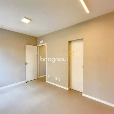 Apartamento com 104m², 3 quartos (sendo 3 suítes), 1 garagem, no bairro Centro em Florianópolis
