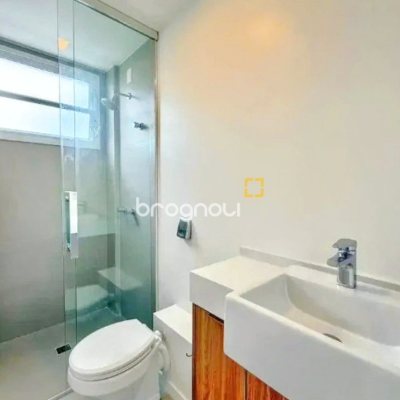 Apartamento com 104m², 3 quartos (sendo 3 suítes), 1 garagem, no bairro Centro em Florianópolis