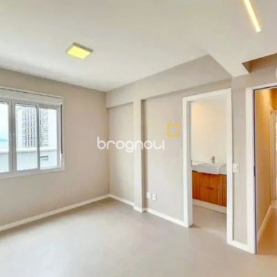 Apartamento com 104m², 3 quartos (sendo 3 suítes), 1 garagem, no bairro Centro em Florianópolis