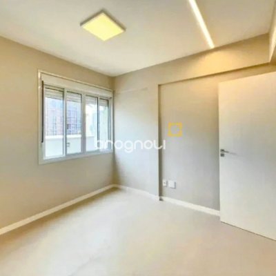 Apartamento com 104m², 3 quartos (sendo 3 suítes), 1 garagem, no bairro Centro em Florianópolis