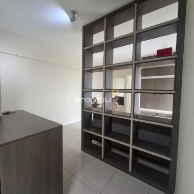 Apartamento com 65m², 2 quartos (sendo 1 suíte), 1 garagem, no bairro Estreito em Florianópolis