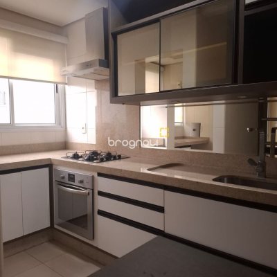Apartamento com 65m², 2 quartos (sendo 1 suíte), 1 garagem, no bairro Estreito em Florianópolis