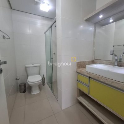 Apartamento com 65m², 2 quartos (sendo 1 suíte), 1 garagem, no bairro Estreito em Florianópolis