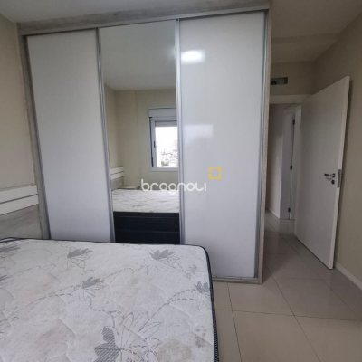 Apartamento com 65m², 2 quartos (sendo 1 suíte), 1 garagem, no bairro Estreito em Florianópolis