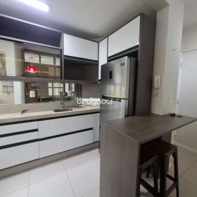 Apartamento com 65m², 2 quartos (sendo 1 suíte), 1 garagem, no bairro Estreito em Florianópolis