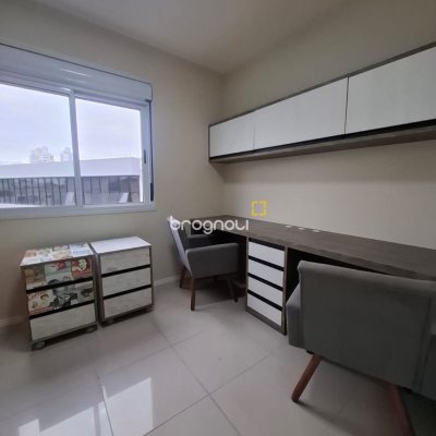 Apartamento com 65m², 2 quartos (sendo 1 suíte), 1 garagem, no bairro Estreito em Florianópolis