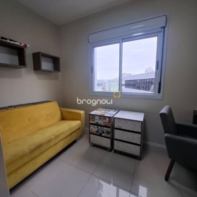 Apartamento com 65m², 2 quartos (sendo 1 suíte), 1 garagem, no bairro Estreito em Florianópolis