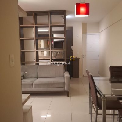 Apartamento com 65m², 2 quartos (sendo 1 suíte), 1 garagem, no bairro Estreito em Florianópolis