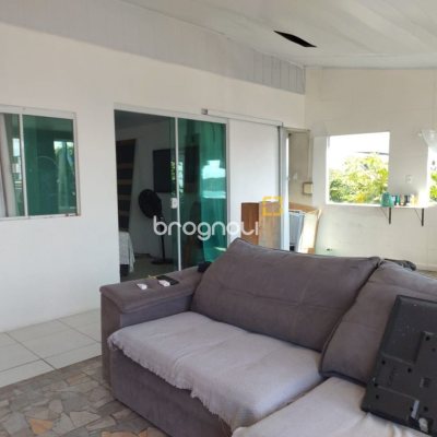 Casa com 330m², 8 quartos (sendo 3 suítes), 2 garagens, no bairro Santinho em Florianópolis