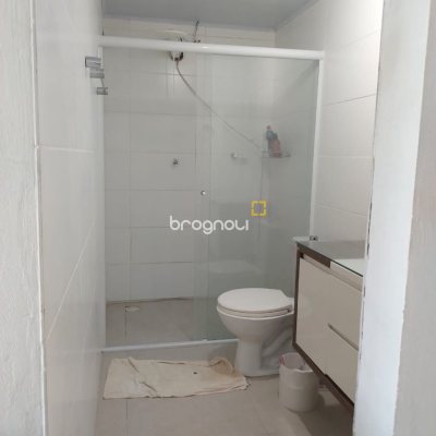 Casa com 330m², 8 quartos (sendo 3 suítes), 2 garagens, no bairro Santinho em Florianópolis