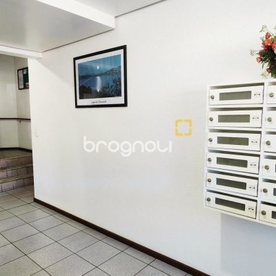 Apartamento com 74m², 2 quartos, 1 garagem, no bairro Barra da Lagoa em Florianópolis