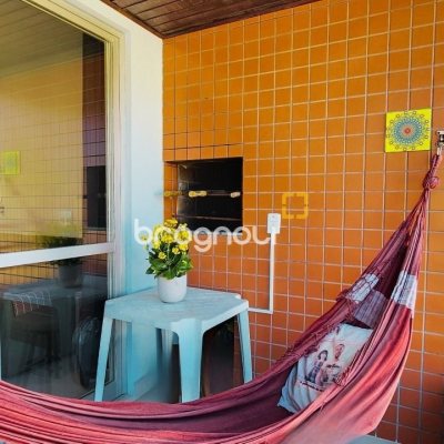 Apartamento com 74m², 2 quartos, 1 garagem, no bairro Barra da Lagoa em Florianópolis