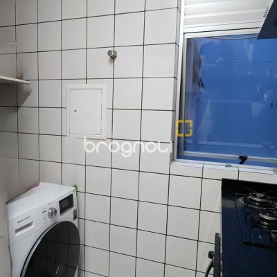 Apartamento com 74m², 2 quartos, 1 garagem, no bairro Barra da Lagoa em Florianópolis