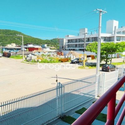 Apartamento com 74m², 2 quartos, 1 garagem, no bairro Barra da Lagoa em Florianópolis