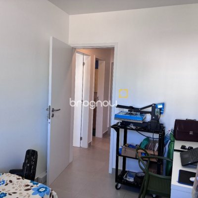 Apartamento com 74m², 2 quartos, 1 garagem, no bairro Barra da Lagoa em Florianópolis