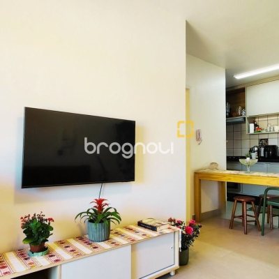 Apartamento com 74m², 2 quartos, 1 garagem, no bairro Barra da Lagoa em Florianópolis