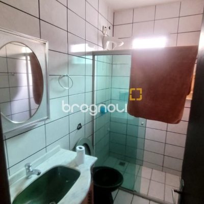 Casa com 136m², 3 quartos (sendo 1 suíte), 2 garagens, no bairro Barreiros em São José