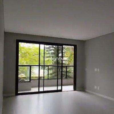 Apartamento com 123m², 3 quartos (sendo 3 suítes), 2 garagens, no bairro Jurerê Internacional em Florianópolis