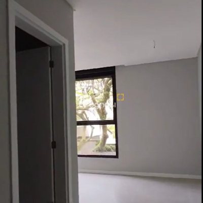 Apartamento com 123m², 3 quartos (sendo 3 suítes), 2 garagens, no bairro Jurerê Internacional em Florianópolis