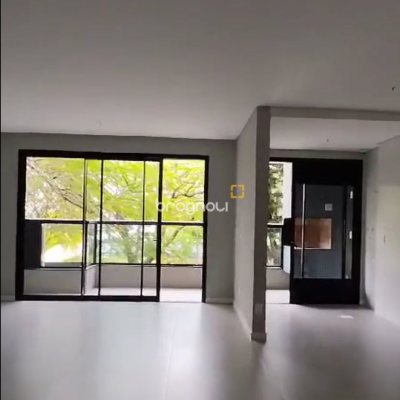 Apartamento com 123m², 3 quartos (sendo 3 suítes), 2 garagens, no bairro Jurerê Internacional em Florianópolis